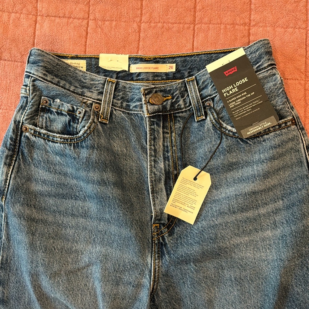 Levi's High Loose Flare Jeans in Take Notes
